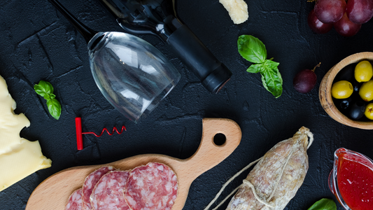 Desfrute de uma Sexta à Noite com Vinhos e Aperitivos.